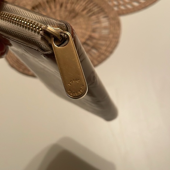 Louis Vuitton Tan Wallet with Signature Monogram - Picture 2 of 9